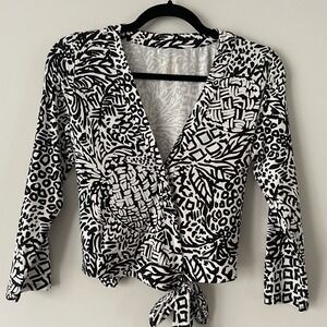 NWT Lilly Pulitzer Onyx Ruari Wrap Crop Top Black White Sz S Stretch Preppy Boho
